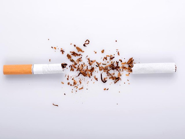 ¿Cómo afecta el consumo de tabaco en una operación de cirugía estética?