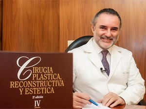 ¿Sabía que también es posible corregir el exceso de tejido en el pecho masculino?
